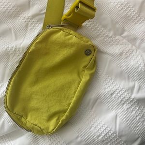 Lululemon Everywhere Belt Bag